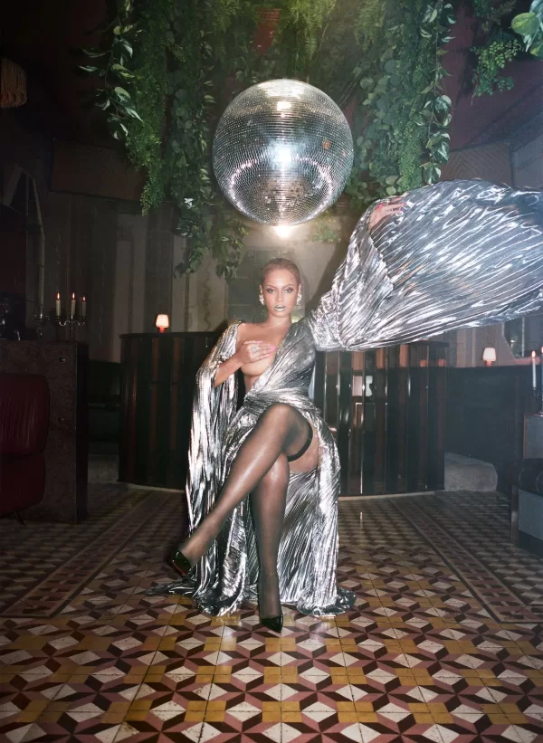 Beyoncé renaissance album promotional silver Gucci photo